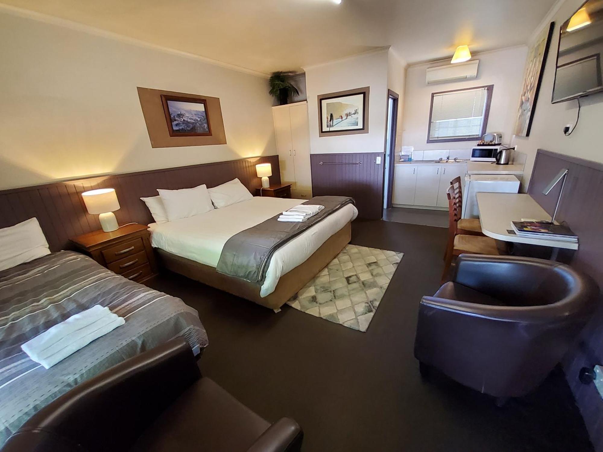 Coach House Inn Bright Kültér fotó