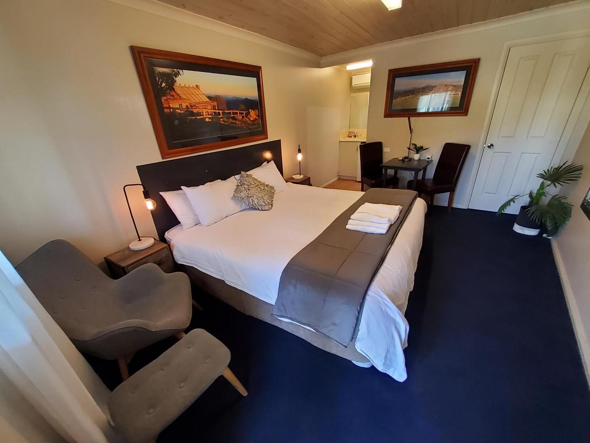 Coach House Inn Bright Kültér fotó